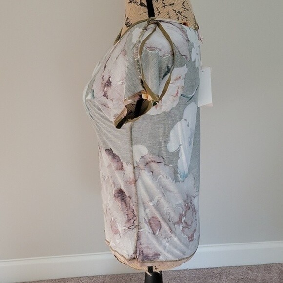 NWT Philosophy floral top - Picture 7 of 7